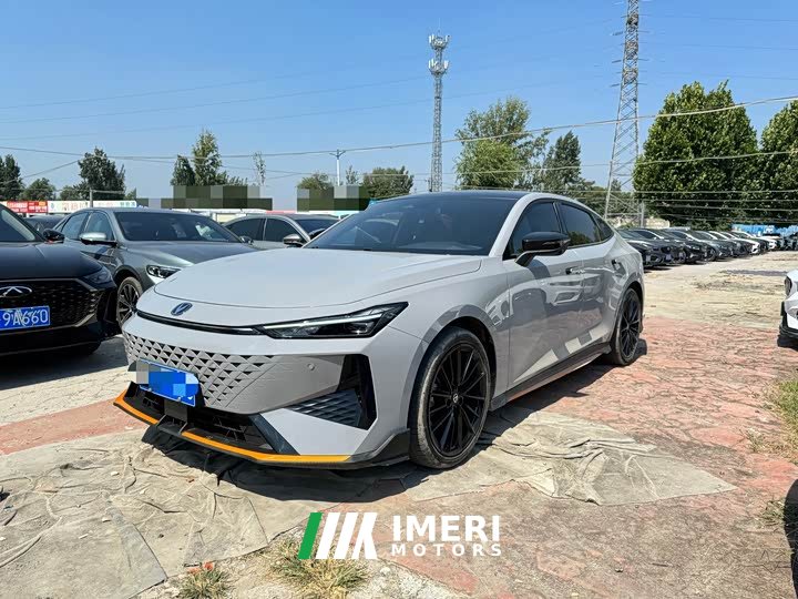 Changan UNI-V 1.5T Premium Version - автомобиль из Китая