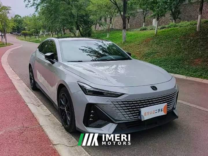 Changan UNI-V 1.5T Premium Version - автомобиль из Китая