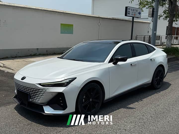 Changan UNI-V 1.5T Premium Version - автомобиль из Китая
