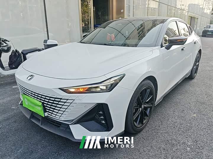 Changan UNI-V 1.5T Premium Version - автомобиль из Китая