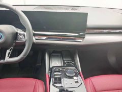 BMW i5 eDrive 35L M - фото 10