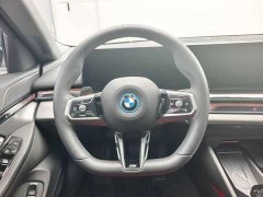 BMW i5 eDrive 35L M - фото 9