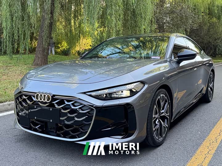 Audi A5L Sportback TFSI 150kW Deluxequattro Version - автомобиль из Китая