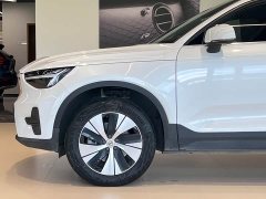 Volvo XC40 B3 Luxury Edition - фото 4