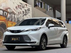 Tank SIENNA 2.5L AWDLuxury Edition - фото 1