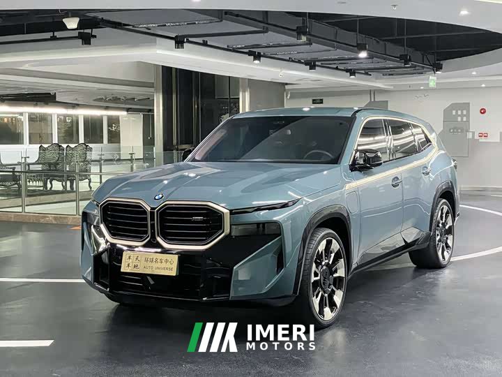 BMW XM 50e - автомобиль из Китая