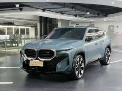 BMW XM 50e - фото 1