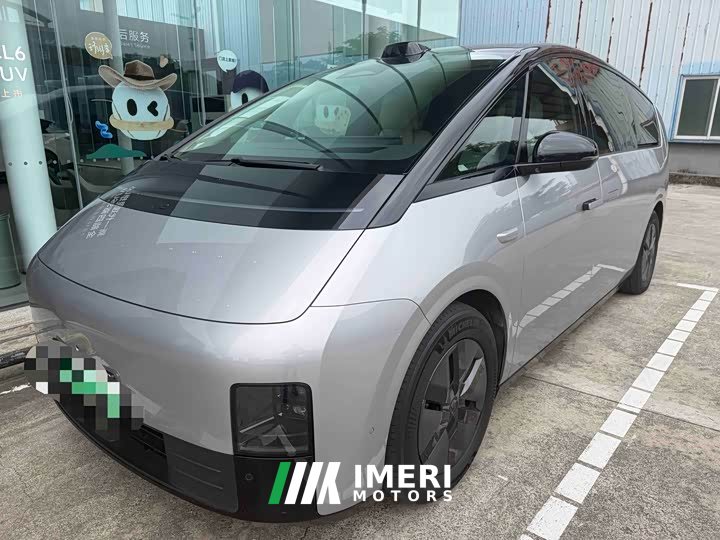 Li Auto MEGA Ultra - автомобиль из Китая
