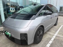 Li Auto MEGA Ultra - фото 1