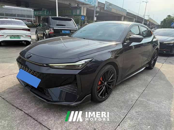 Changan UNI-V 1.5T Premium Version - автомобиль из Китая