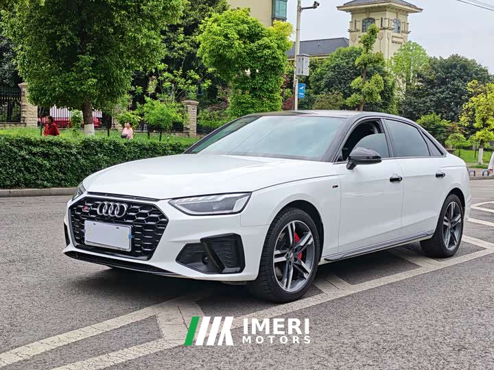 Audi A4L 40 TFSI Luxury Version - автомобиль из Китая