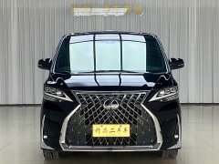 Lexus LM 300h Edition - фото 2