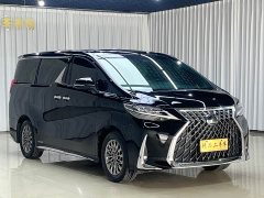 Lexus LM 300h Edition - фото 3