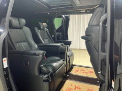 Lexus LM 300h Edition - фото 6
