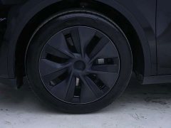 Tesla Model Y Edition - фото 8