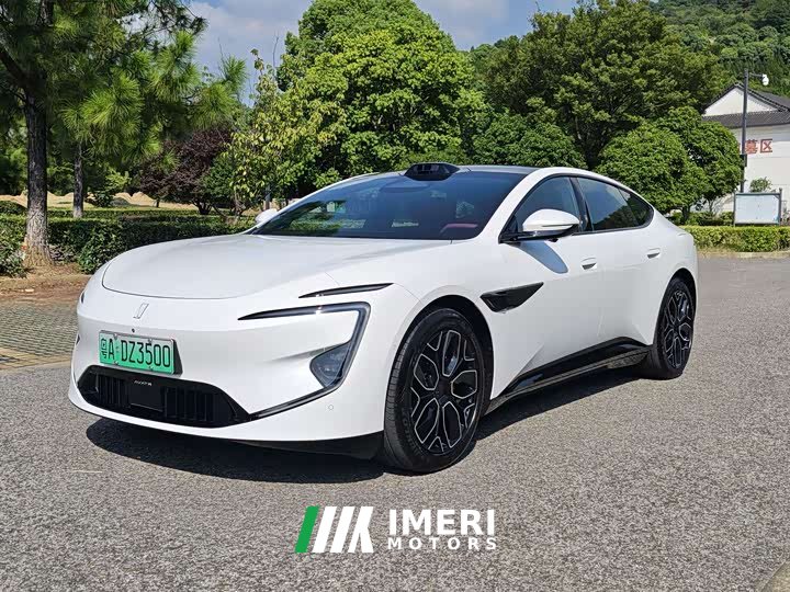 Avatr 12 Max Dual MotorEV Edition - автомобиль из Китая