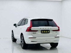 Volvo XC60 B5 AWDLuxury Edition - фото 5