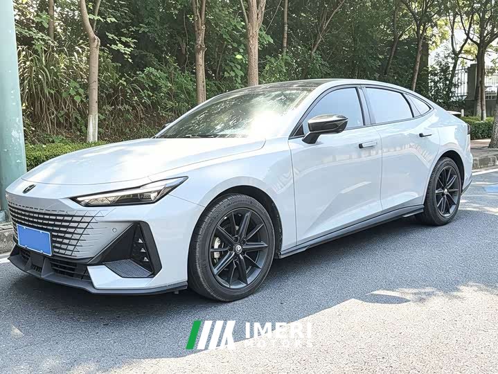 Changan UNI-V 1.5T Premium Version - автомобиль из Китая