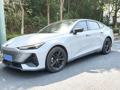Changan UNI-V 1.5T Premium Version - фото 1