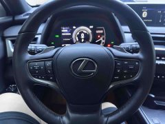 Lexus UX 300e Edition - фото 12