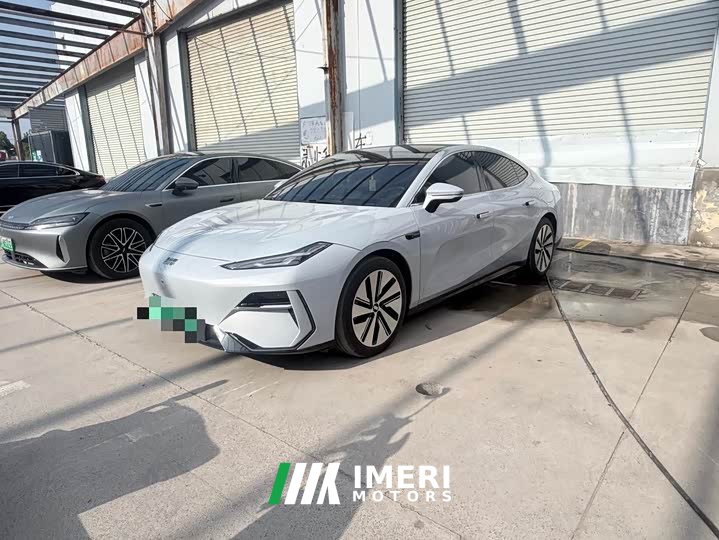 Geely E8 665km Smart Drive Edition - автомобиль из Китая