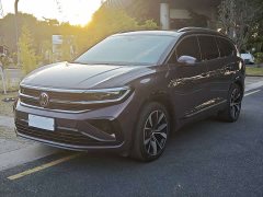 Tesla 380TSI AWDR-Line Edition - фото 1
