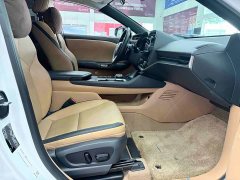 Lexus RZ 300e Long Range Edition - фото 17