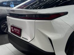 Lexus RZ 300e Long Range Edition - фото 8