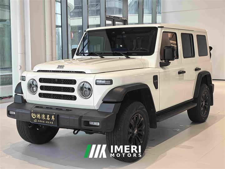 Mercedes-Benz 212 T01 2.0T - автомобиль из Китая