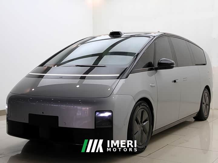 Li Auto MEGA Ultra - автомобиль из Китая
