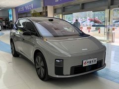 Li Auto i8 Edition - фото 3