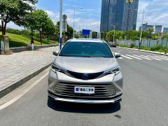 Toyota SIENNA 2021 2.5L Hybrid Limited - фото 2