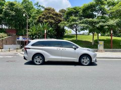 Toyota SIENNA 2021 2.5L Hybrid Limited - фото 3