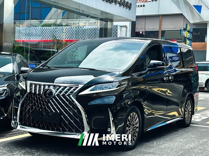 Lexus LM 300h Edition