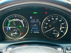 Lexus LM 300h Edition - фото 10