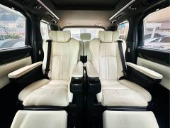 Lexus LM 300h Edition - фото 15