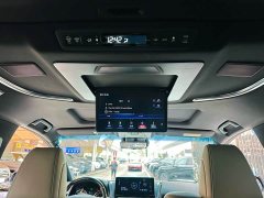 Lexus LM 300h Edition - фото 16