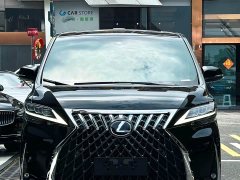 Lexus LM 300h Edition - фото 2