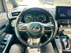 Lexus LM 300h Edition - фото 8
