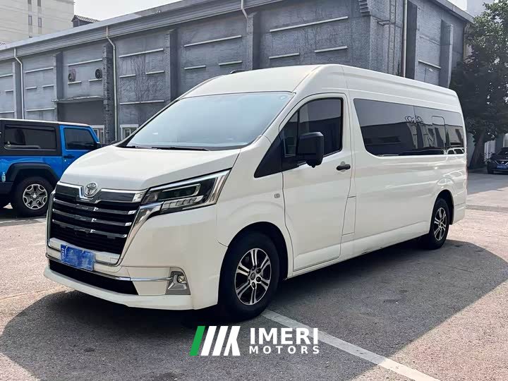 Audi HIACE 3.5L - автомобиль из Китая