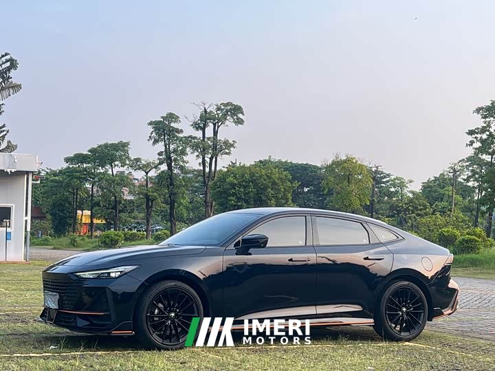 Changan UNI-V 1.5T Edition - автомобиль из Китая