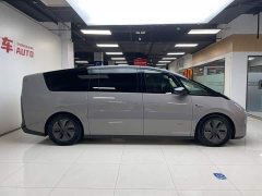 Li Auto MEGA Home Edition - фото 3