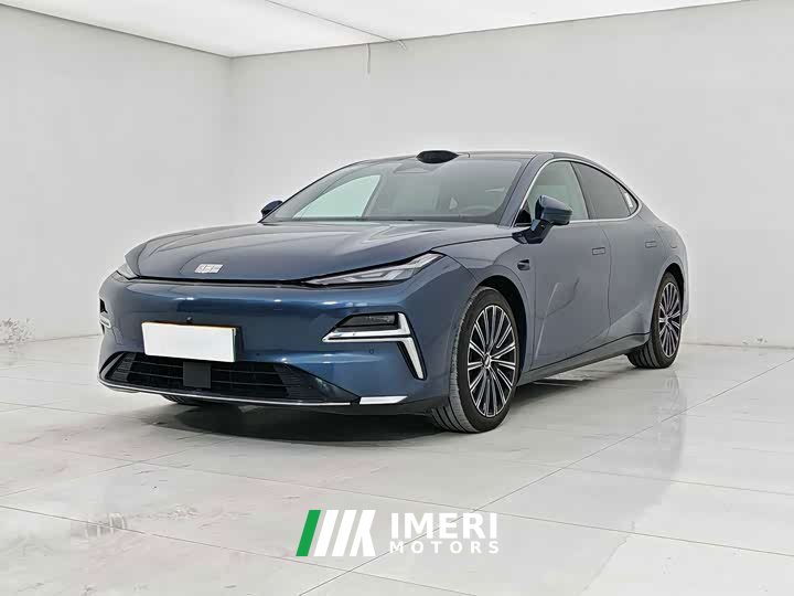 Geely 8 130km EM-P Edition - автомобиль из Китая