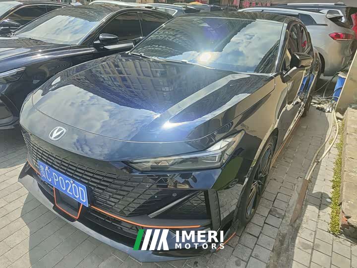 Changan UNI-V 1.5T Premium Version - автомобиль из Китая