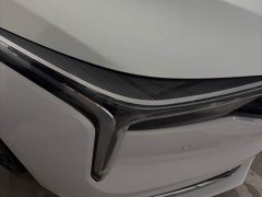 Lynk & Co B70 1.5T Version70Anniversary Edition - фото 8