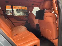 Yangwang U8 Luxury Edition - фото 4