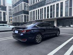 Lexus ES 300h Edition - фото 10