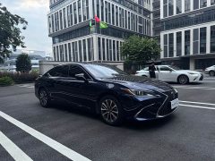 Lexus ES 300h Edition - фото 3