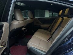 Lexus ES 300h Edition - фото 7