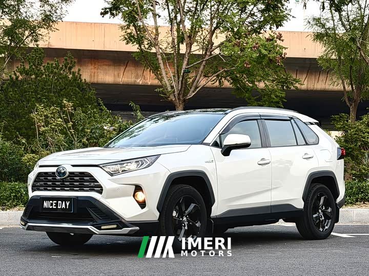 Toyota RAV4 2.5L E-CVTAWDFlagship Edition